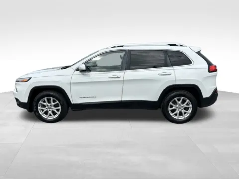 More photos of 2015 Jeep Cherokee Latitude at Bridge Auto Group, NJ