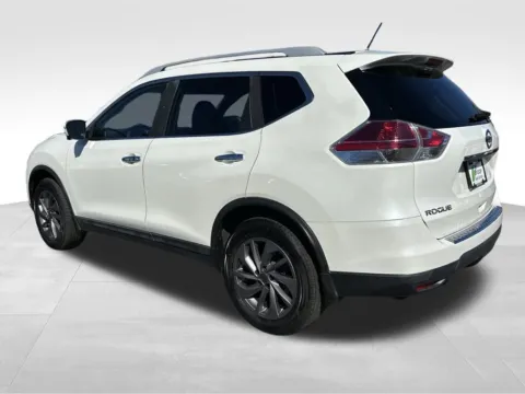 More photos of 2016 Nissan Rogue SL at Bridge Auto Group, NJ