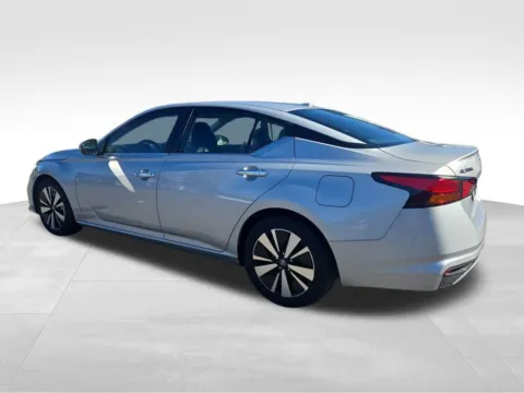 More photos of 2021 Nissan Altima 2.5 SV at Bridge Auto Group, NJ