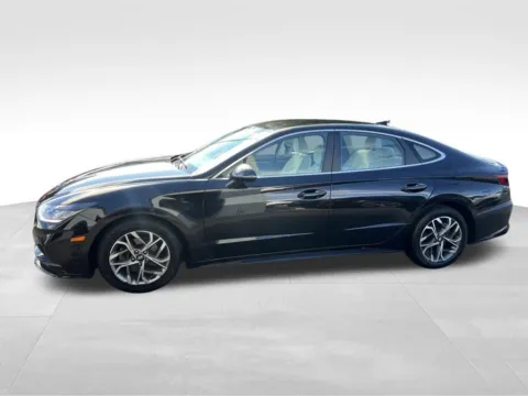 Photos of 2022 Hyundai Sonata SEL for sale in Berlin, NJ at Bridge Auto Group