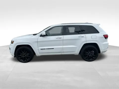 More photos of 2019 Jeep Grand Cherokee Altitude at Bridge Auto Group, NJ