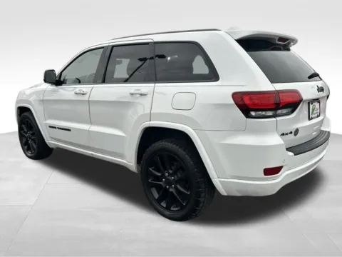 More photos of 2019 Jeep Grand Cherokee Altitude at Bridge Auto Group, NJ