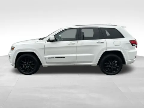 More photos of 2019 Jeep Grand Cherokee Altitude at Bridge Auto Group, NJ