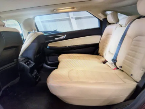 More photos of 2019 Ford Edge SEL at CarFive Nashua, NH, NH
