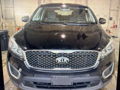 More photos of 2017 Kia Sorento LX at CarFive Nashua, NH, NH