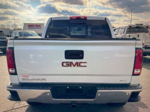 More photos of 2018 GMC Sierra 1500 SLT at CarFive Nashua, NH, NH