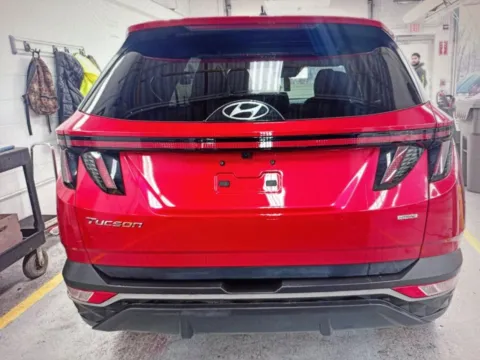 More photos of 2023 Hyundai Tucson SEL at CarFive Nashua, NH, NH