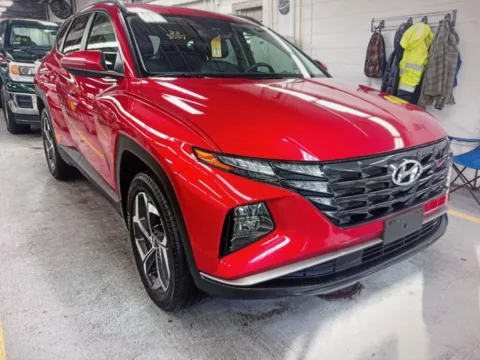 More photos of 2023 Hyundai Tucson SEL at CarFive Nashua, NH, NH