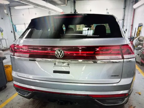 More photos of 2025 Volkswagen Atlas Cross Sport 2.0T SE w/Technology at CarFive Nashua, NH, NH