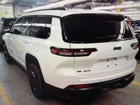 Another view of 2025 Volkswagen Atlas Cross Sport 2.0T SE w/Technology for sale in Nashua, NH at CarFive Nashua, NH