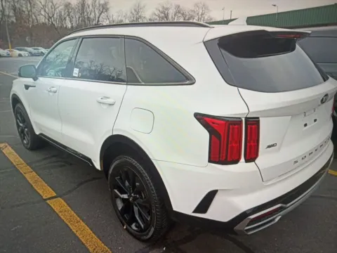 Photos of 2021 Kia Sorento SX for sale in Nashua, NH at CarFive Nashua, NH