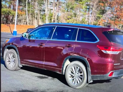 Another view of 2018 Toyota Highlander SE for sale in Nashua, NH at CarFive Nashua, NH
