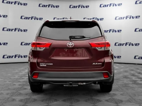 More photos of 2018 Toyota Highlander XLE at CarFive Nashua, NH, NH