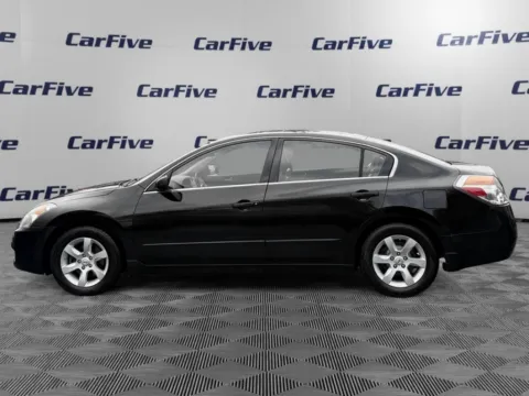 Photos of 2009 Nissan Altima 2.5 SL for sale in Nashua, NH at CarFive Nashua, NH