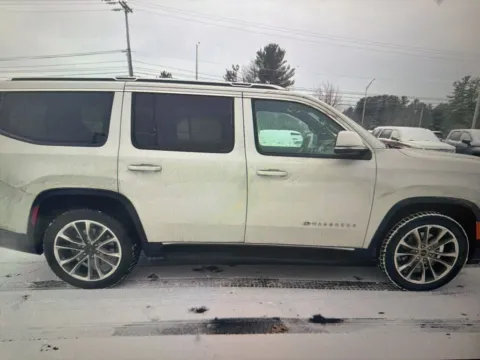 Photos of 2022 Jeep Wagoneer Series II for sale in Nashua, NH at CarFive Nashua, NH