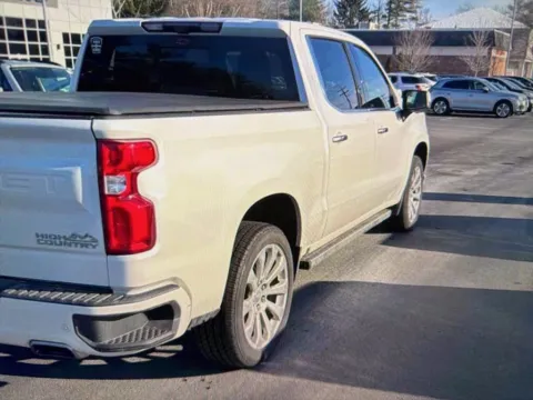More photos of 2020 Chevrolet Silverado 1500 High Country at CarFive Nashua, NH, NH