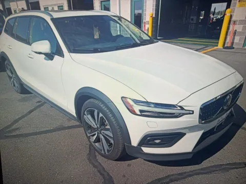Another view of 2025 Volvo V60 Cross Country B5 Plus for sale in Nashua, NH at CarFive Nashua, NH