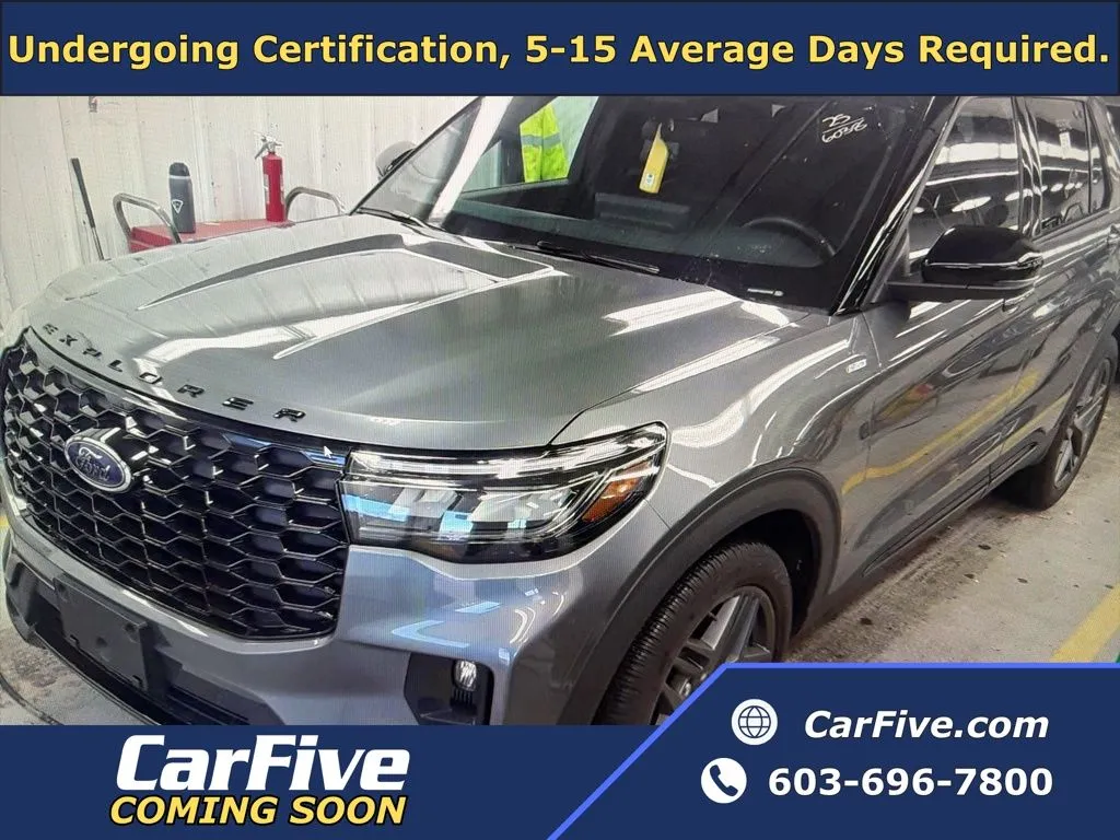 2025 Ford Explorer ST-LINE's photo