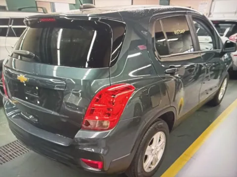 More photos of 2021 Chevrolet Trax LS at CarFive Nashua, NH, NH