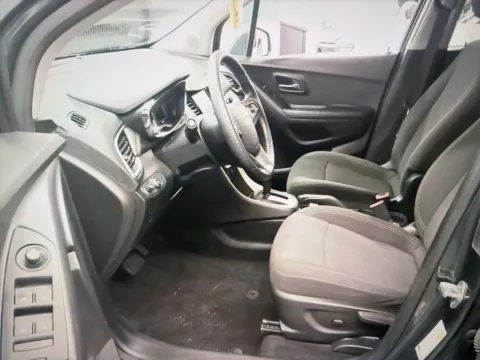 More photos of 2021 Chevrolet Trax LS at CarFive Nashua, NH, NH