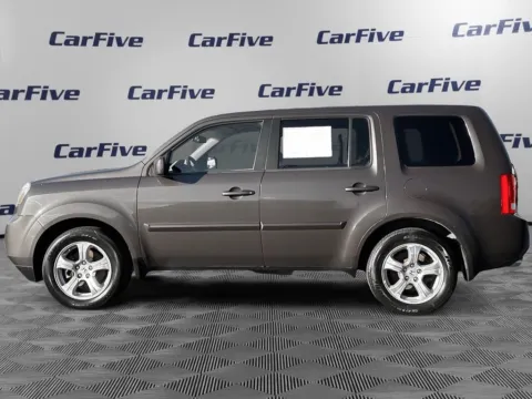 Photos of 2013 Honda Pilot EX-L for sale in Nashua, NH at CarFive Nashua, NH