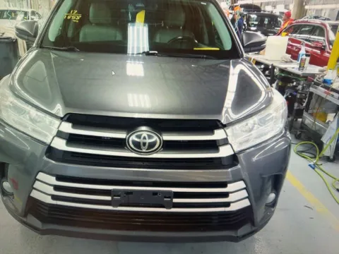 Another view of 2017 Toyota Highlander XLE for sale in Nashua, NH at CarFive Nashua, NH