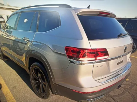 Photos of 2023 Volkswagen Atlas 3.6L V6 SE w/Technology for sale in Nashua, NH at CarFive Nashua, NH