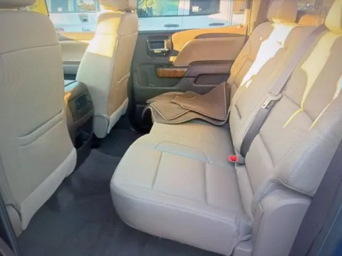 More photos of 2018 GMC Sierra 1500 SLT at CarFive Nashua, NH, NH