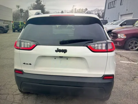 More photos of 2019 Jeep Cherokee Altitude at CarFive Nashua, NH, NH