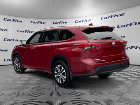 Another view of 2020 Toyota Highlander XLE for sale in Nashua, NH at CarFive Nashua, NH