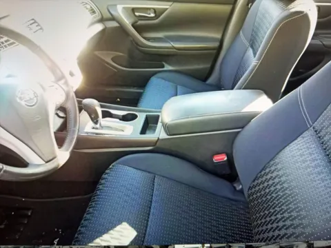 More photos of 2017 Nissan Altima 2.5 SV at CarFive Nashua, NH, NH