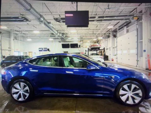 More photos of 2020 Tesla Model S Long Range at CarFive Nashua, NH, NH