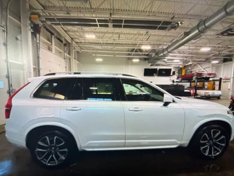 More photos of 2017 Volvo XC90 T6 Momentum at CarFive Nashua, NH, NH