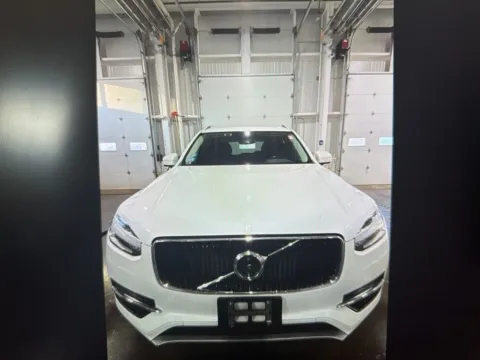 More photos of 2017 Volvo XC90 T6 Momentum at CarFive Nashua, NH, NH