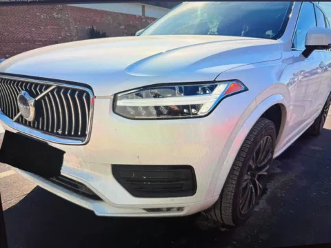Photos of 2020 Volvo XC90 T6 Momentum for sale in Nashua, NH at CarFive Nashua, NH