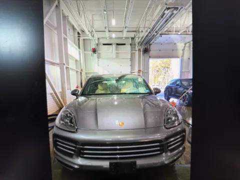 More photos of 2021 Porsche Cayenne at CarFive Nashua, NH, NH