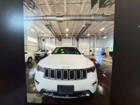 More photos of 2018 Jeep Grand Cherokee Limited at CarFive Nashua, NH, NH