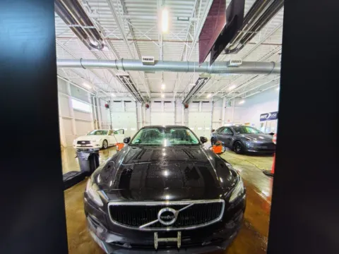 More photos of 2017 Volvo S90 T5 Momentum at CarFive Nashua, NH, NH