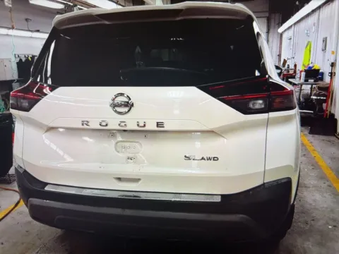 More photos of 2021 Nissan Rogue SL at CarFive Nashua, NH, NH