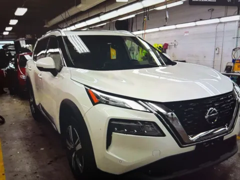 More photos of 2021 Nissan Rogue SL at CarFive Nashua, NH, NH