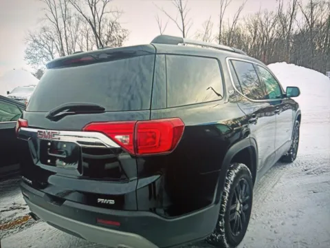 More photos of 2019 GMC Acadia SLT-1 at CarFive Nashua, NH, NH