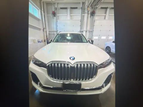More photos of 2021 BMW X7 xDrive40i at CarFive Nashua, NH, NH