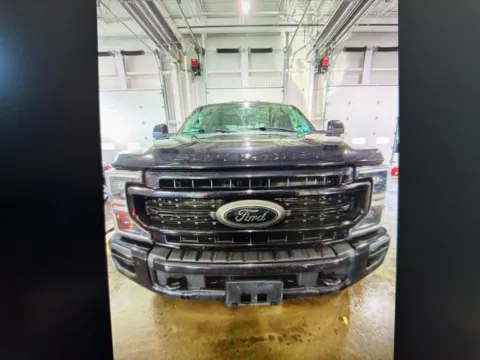 More photos of 2021 Ford F-250SD Lariat at CarFive Nashua, NH, NH