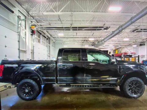 More photos of 2021 Ford F-250SD Lariat at CarFive Nashua, NH, NH