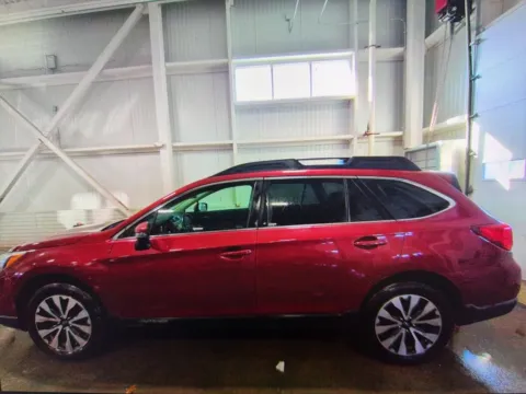 Photos of 2017 Subaru Outback 2.5i for sale in Nashua, NH at CarFive Nashua, NH