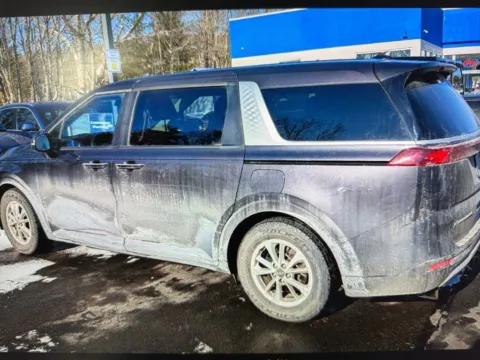 Photos of 2022 Kia Carnival LXS for sale in Nashua, NH at CarFive Nashua, NH