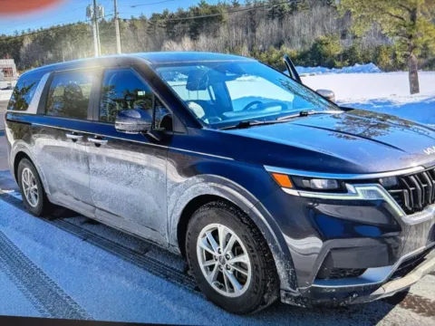 More photos of 2022 Kia Carnival LXS at CarFive Nashua, NH, NH