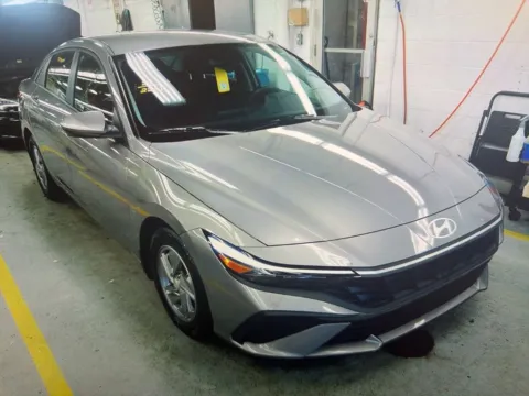 More photos of 2024 Hyundai Elantra SE at CarFive Nashua, NH, NH