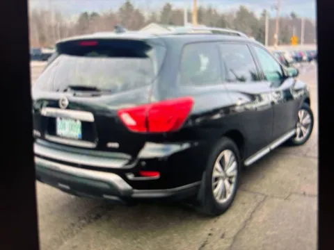 More photos of 2020 Nissan Pathfinder S at CarFive Nashua, NH, NH