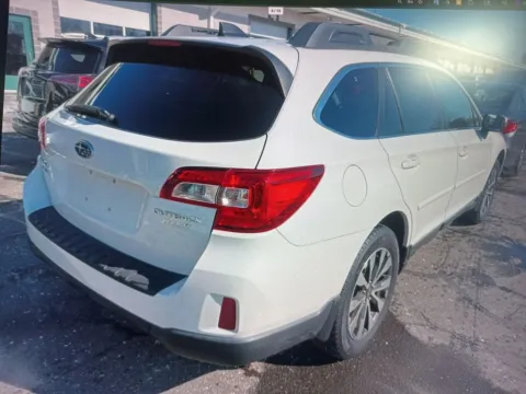 More photos of 2016 Subaru Outback 2.5i at CarFive Nashua, NH, NH